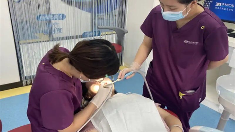 氧化锆烤瓷牙定制加工厂：揭秘其工艺流程与质量控制