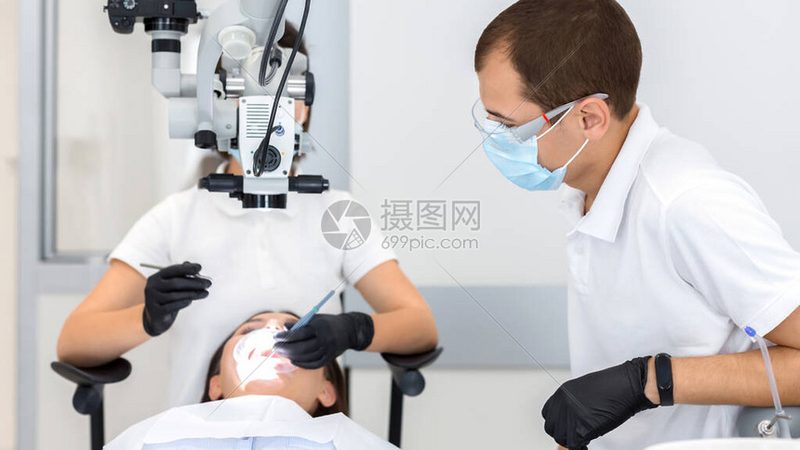 全口种植牙：费用构成与合理预期**